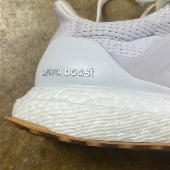 Adidas white ultraboost 1.0 with gum soles
Size: 7.5 - Picture 5 of 13